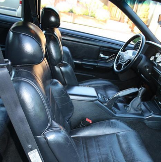 Illustration for article titled For $19,000CA, This 1992 Ford Thunderbird SC Shouts Snakes Alive!